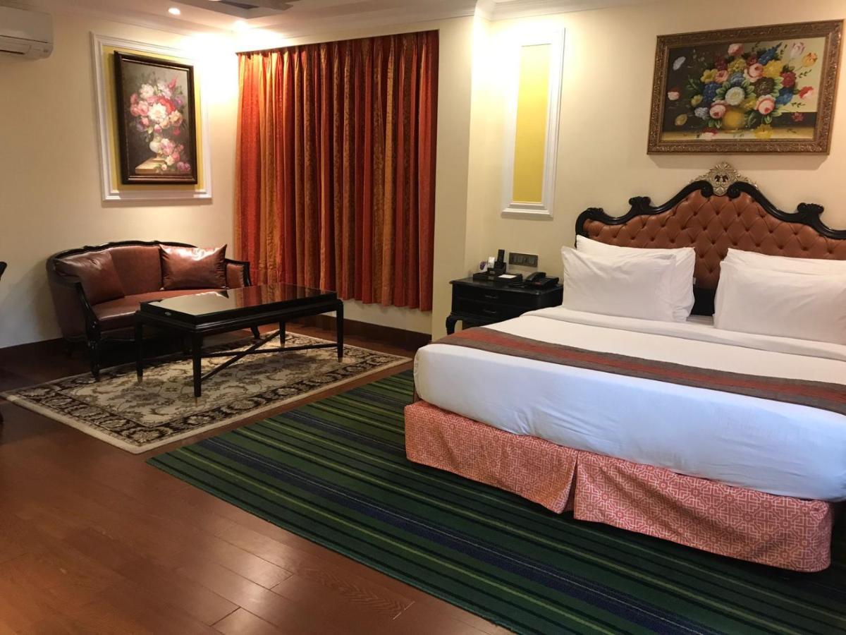 Resort Mayfair & Casino 5*