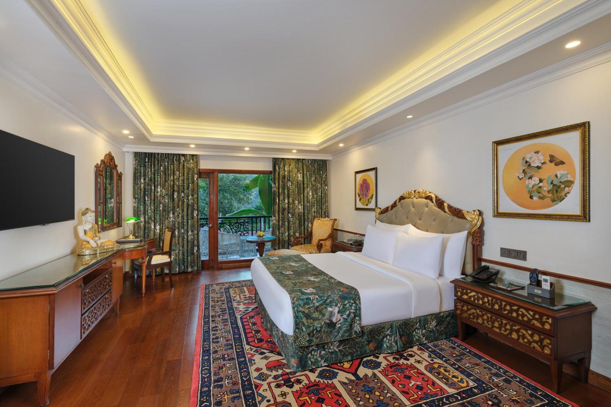 Mayfair & Casino Resort 5*
