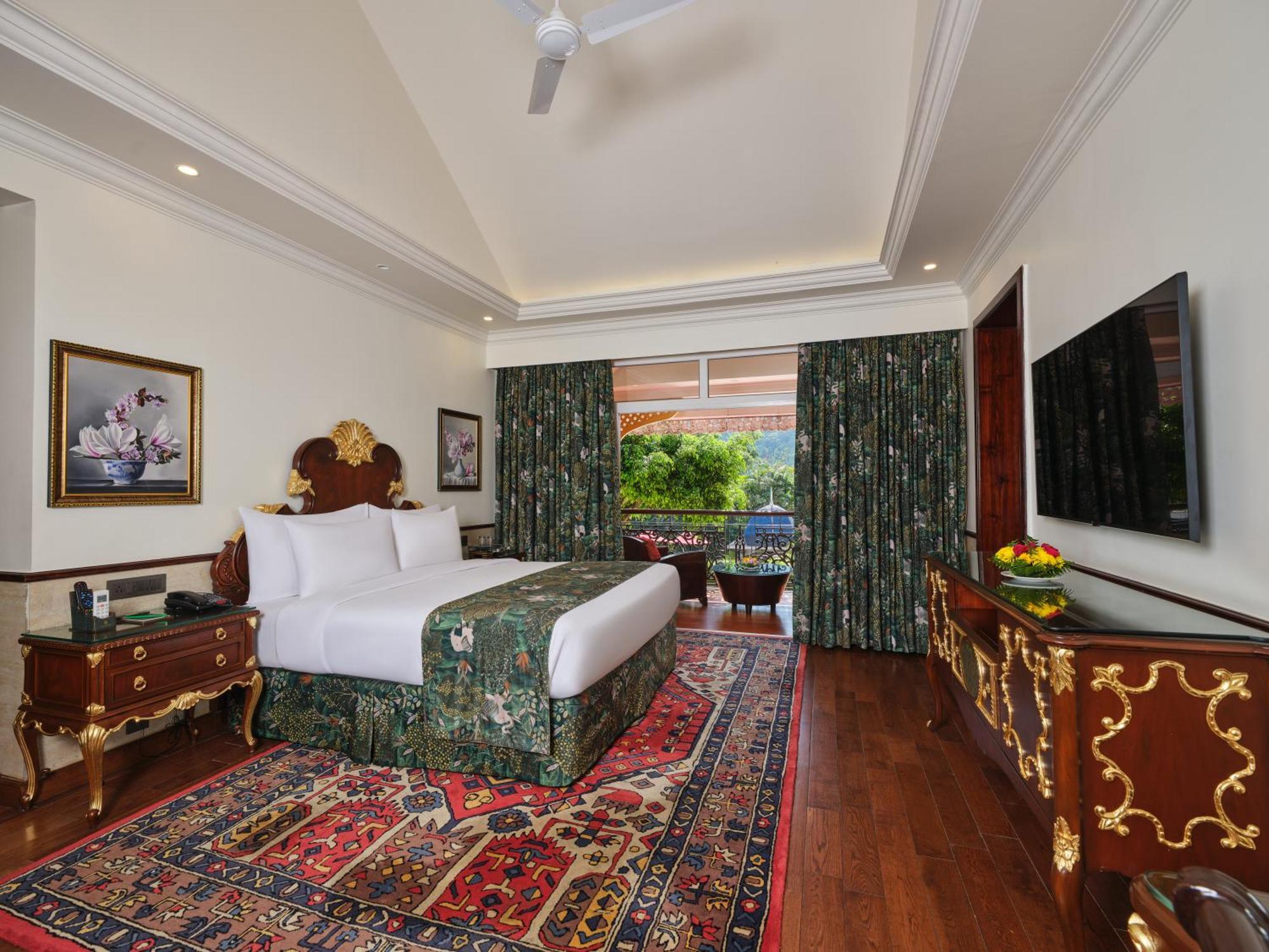 Mayfair & Casino 5*